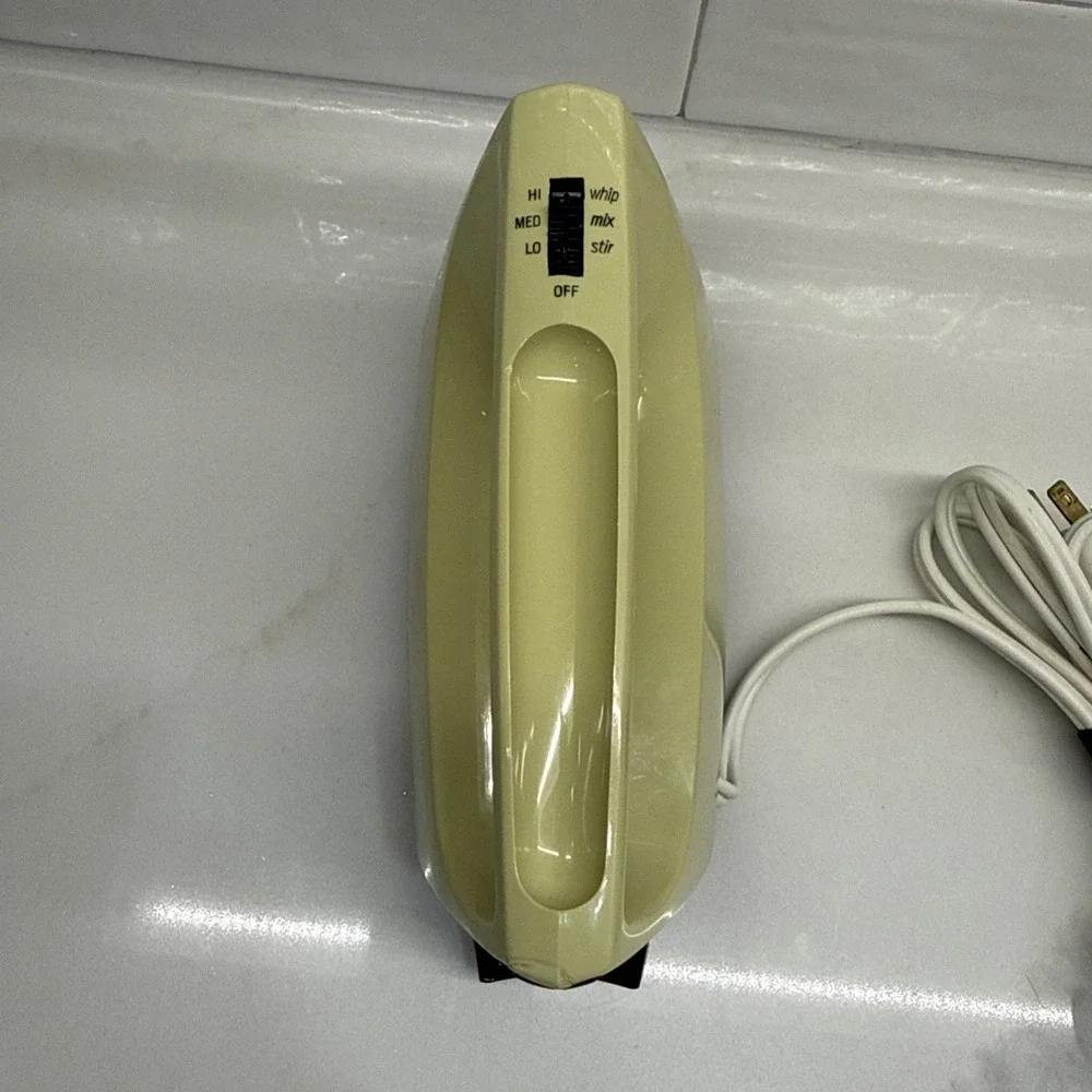 Vintage Hamilton Beach Scovill Portable Mixer Model 87A Avocado Green - Tested
